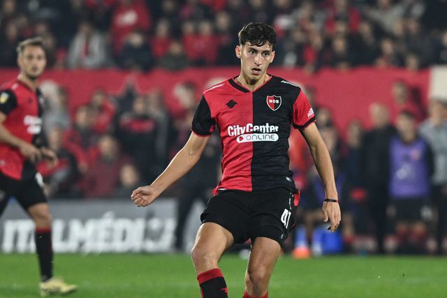 Tomas Pérez em ação pelo Newell's Old Boys