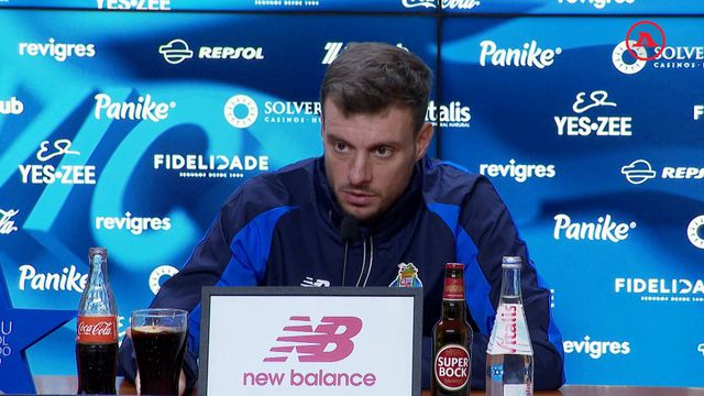 Martín Anselmi explica o que quer do libero e... de Tomás Perez