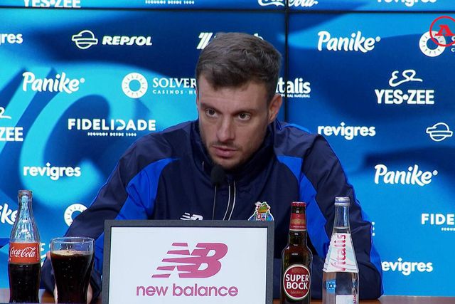 Martín Anselmi explica o que quer do libero e... de Tomás Perez