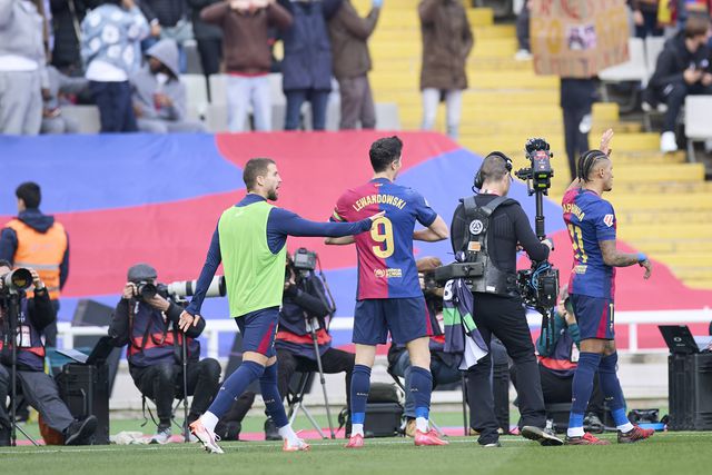 Robert Lewandowski marcou ao Alavés