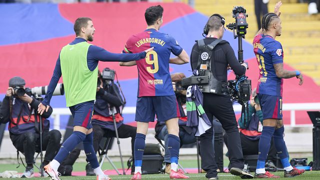 Robert Lewandowski marcou ao Alavés