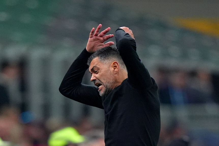 Sérgio Conceição frustrado com o golo sofrido no tempo de compensação