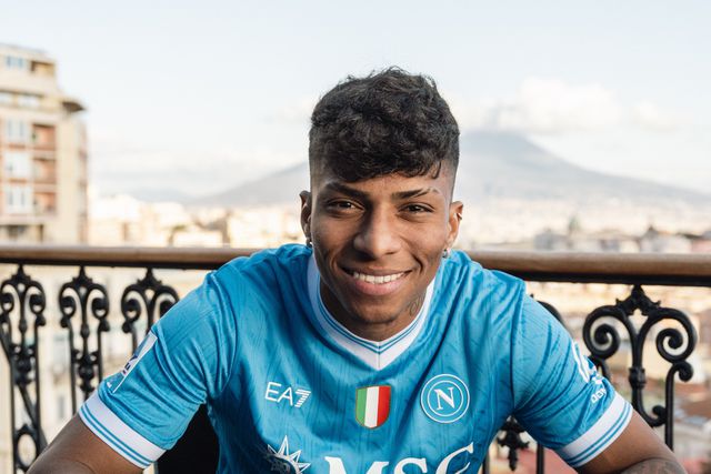 Alisson foi oficializado em Nápoles