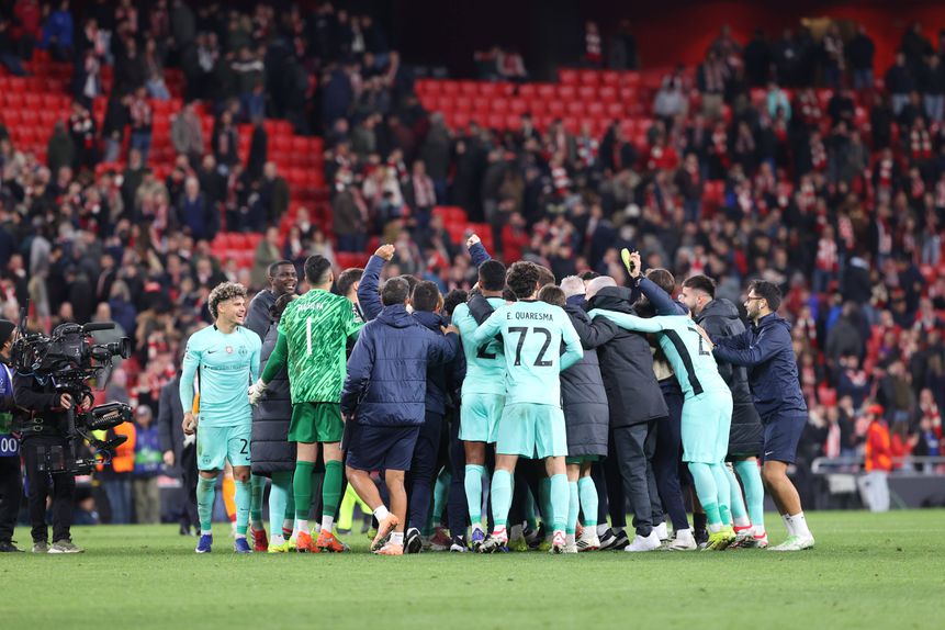 Festa leonina em San Mamés, onde o Sporting garantiu o apuramento para os oitavos de final da Champions