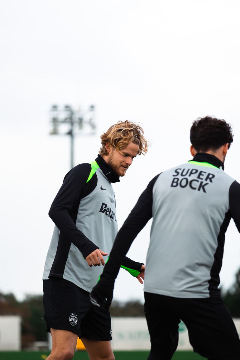 Morten Hjulmand falhou Nacional mas como prometido trabalhou em Alcochete esta segunda-feira - Foto: SPORTING