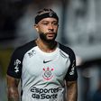 Depay leva 19 golos em 67 jogos pelo Corinthians
