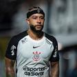 Depay leva 19 golos em 67 jogos pelo Corinthians