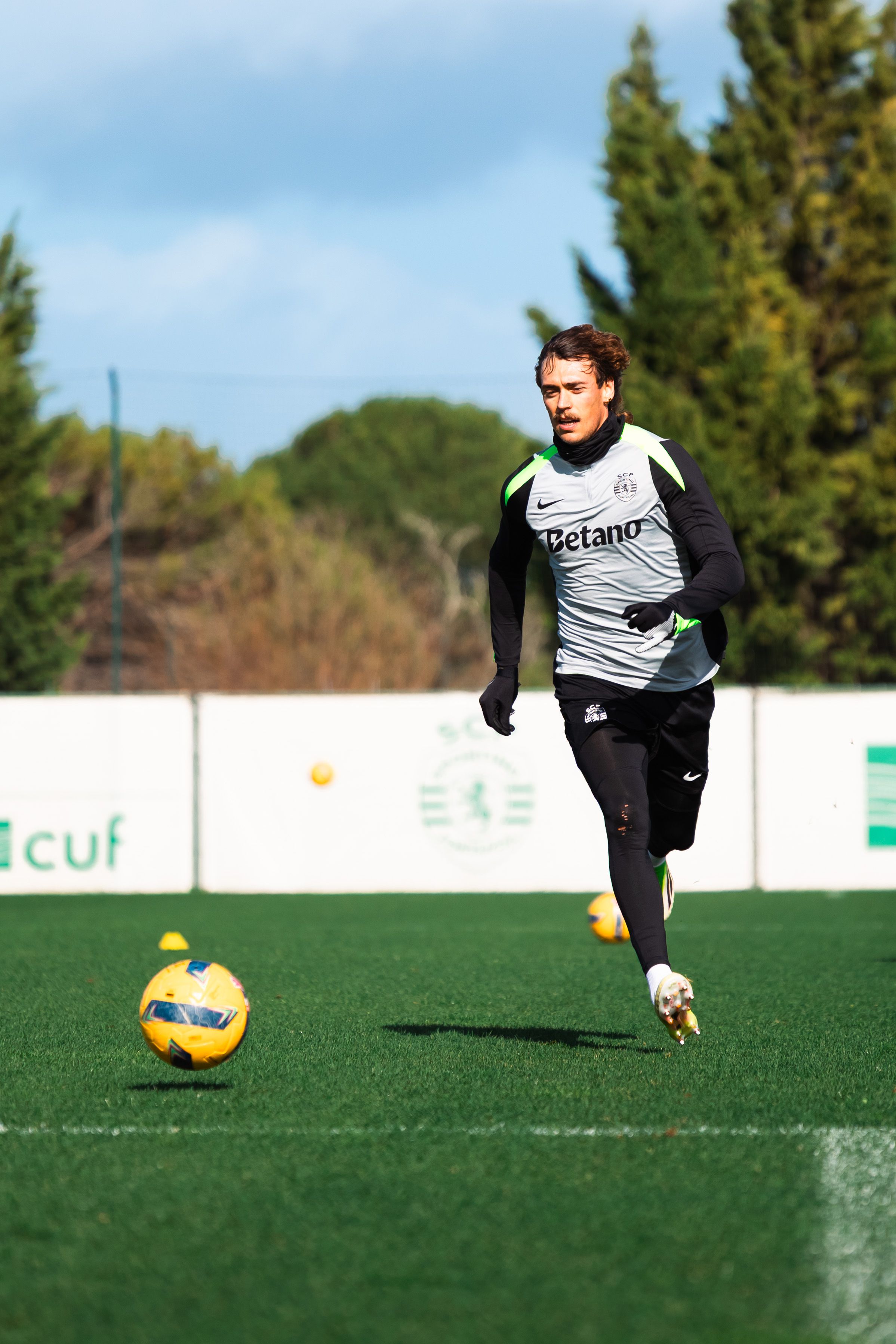 Ricardo mangas em ação, depois de não ter saído do banco com o Nacional - Foto: SPORTING