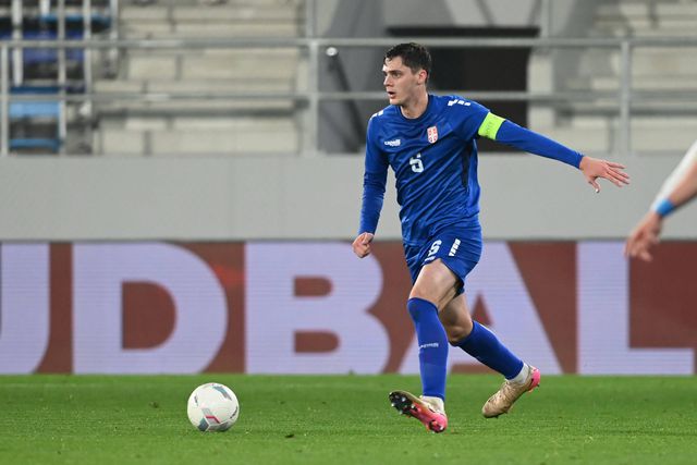 Além da Sérvia, defesa-central já passou por Espanha e por Itália, seguindo-se agora uma aventura no futebol português