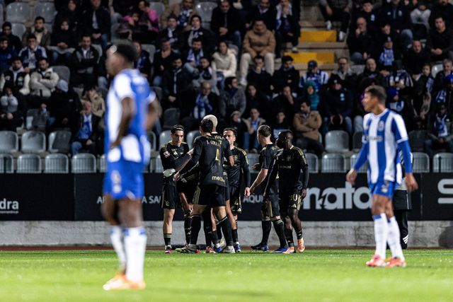 Jogaores do Casa Pia festejam golo frente ao FC Porto