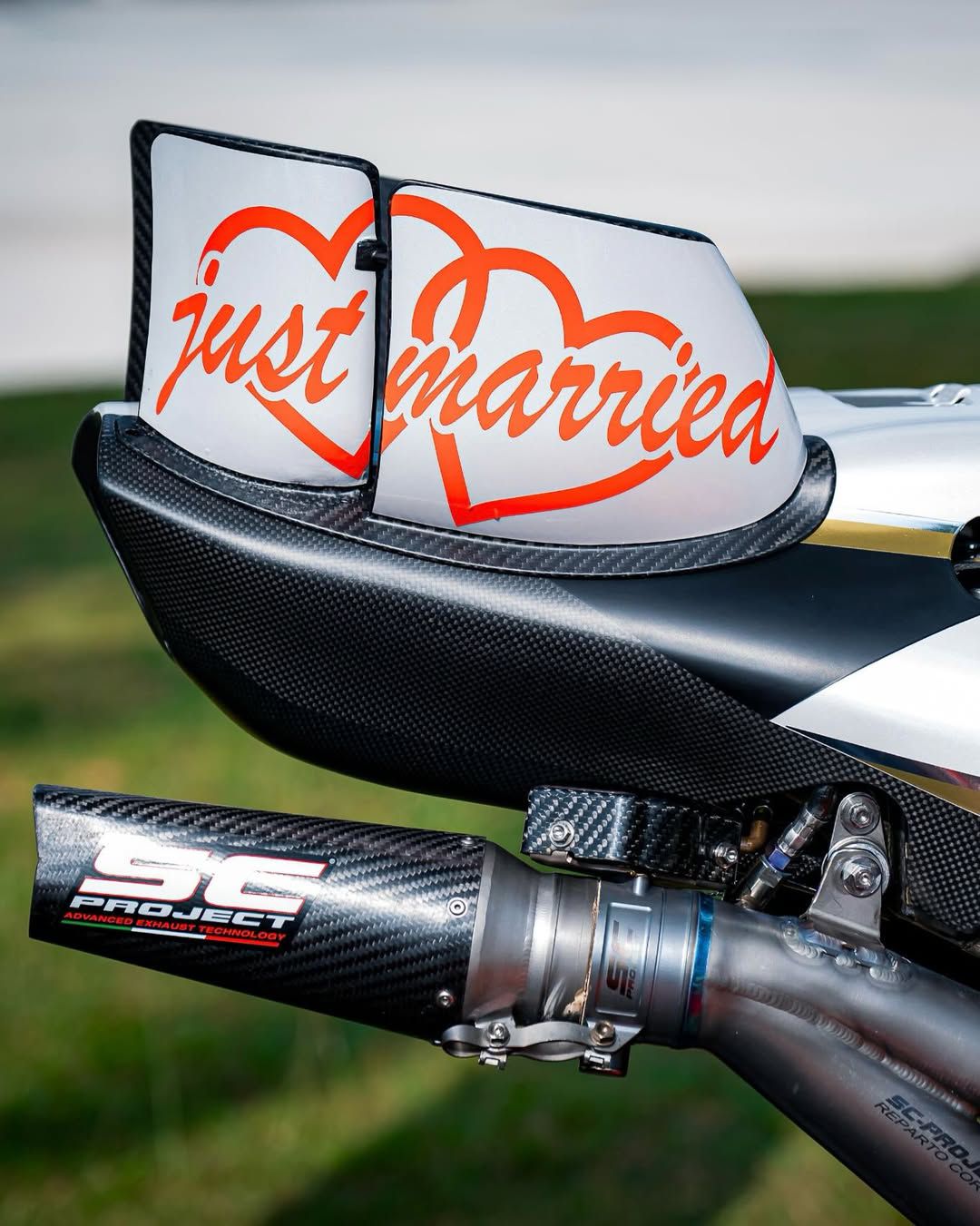 Renovação entre Marco Bezzechi e a Aprilia tratada como um casamento  - Instagram/Marcobez72