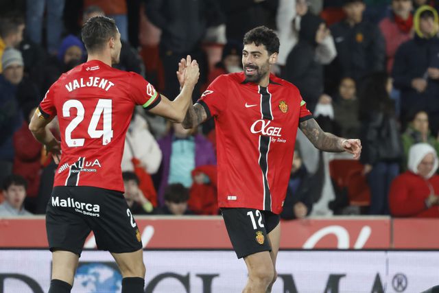Samu Costa celebra golo frente ao Sevilha (Foto: EPA/CATI CLADERA)