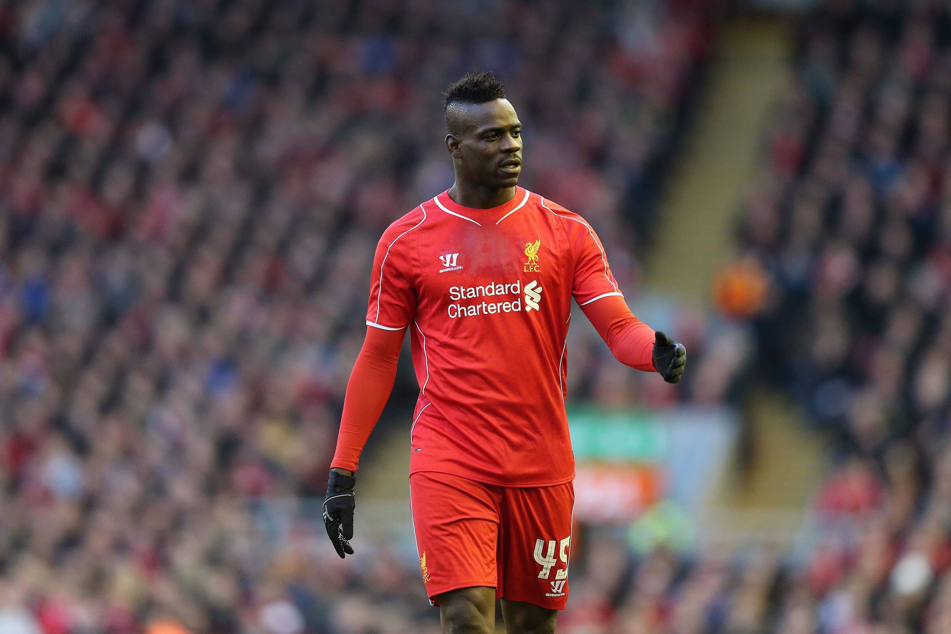 Mario Balotelli do Milan para o Liverpool (€20 milhões), 2014/15 — É por demais conhecida a apetência do irreverente italiano para problemas fora de campo e a estadia em Anfield pouco de bom teve para contar
