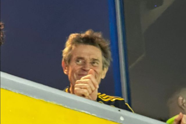Willem Dafoe não passou despercebido aos adeptos - Foto: X