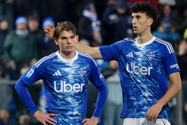 Nico Paz confortado por Jacobo Ramón