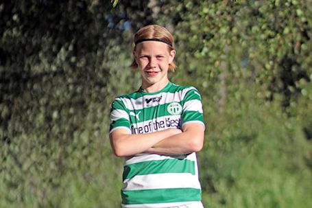 O jovem goleador atua nos escalões de formação do Vasteras SK