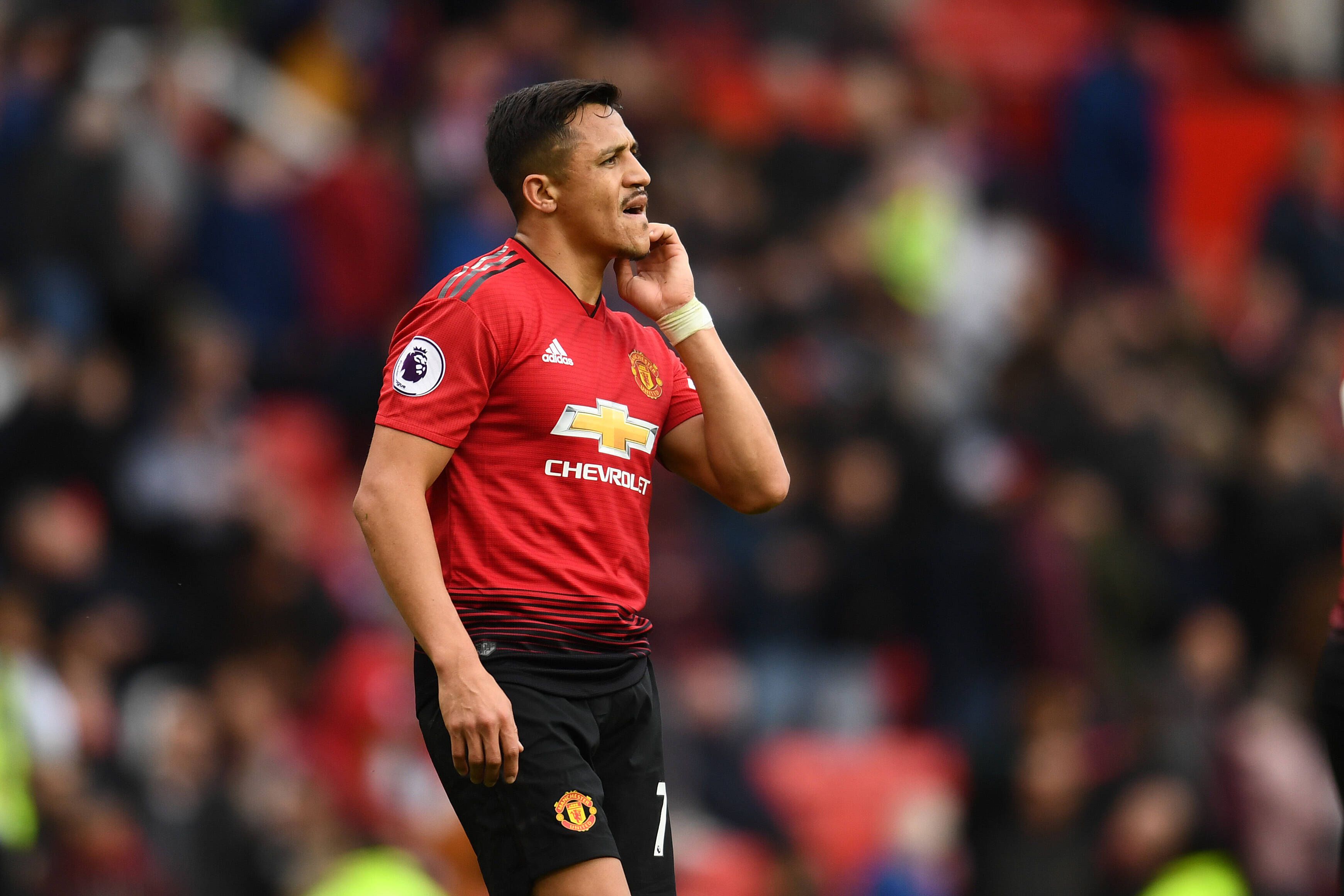 Alexis Sánchez do Arsenal para o Man. United (trocado por Mkhitaryan), 2017/18 — Nos 'gunners', o irrequieto chileno foi figura de proa, mas em ano e meio Old Trafford marcou apenas cinco (!) golos