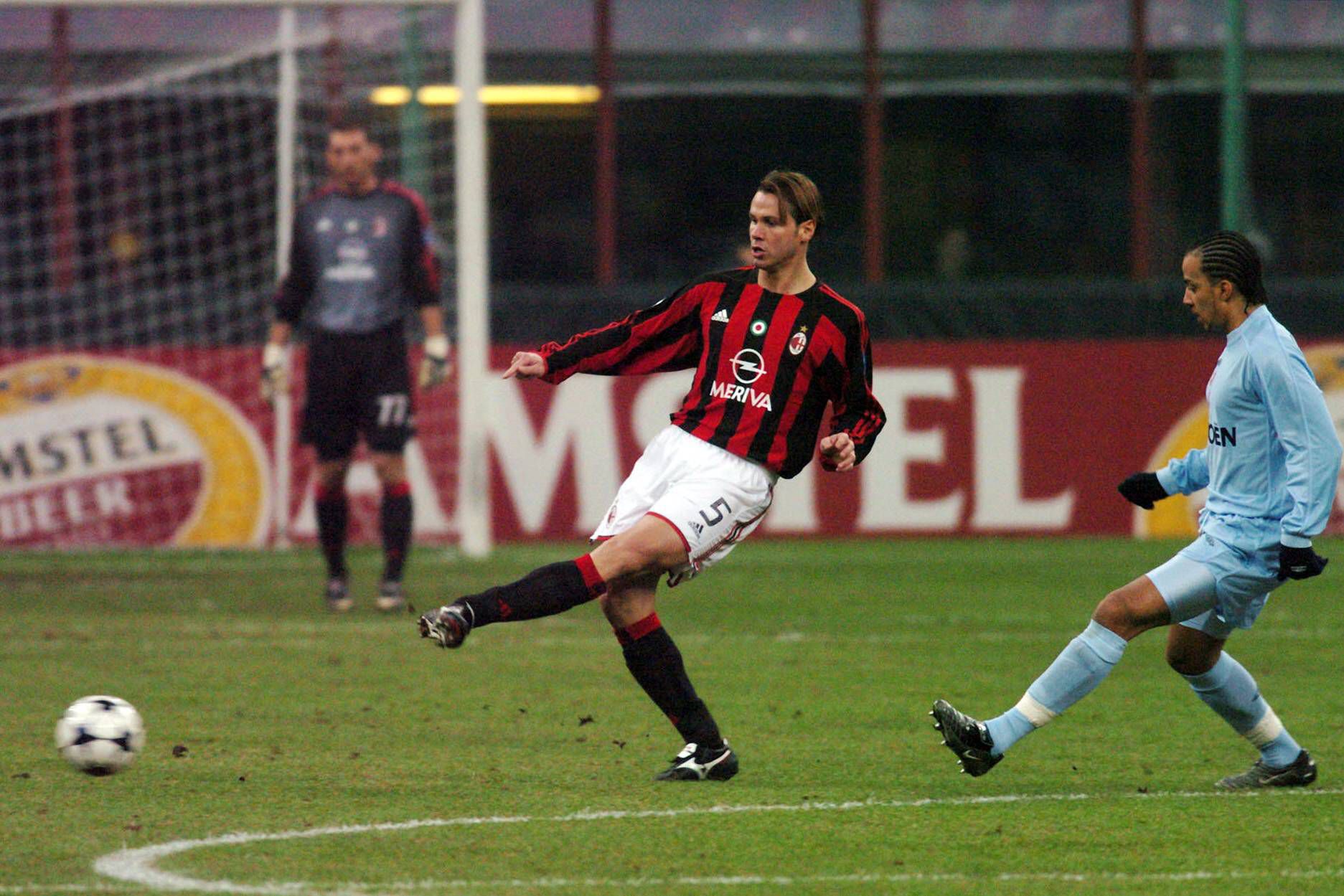 Fernando Redondo do Real Madrid para o Milan (custo zero), 2000/01 — Foi um dos melhores médios da década de 90, mas uma lesão gravíssima num joelho deixou-o mais de dois anos sem jogar e fez apenas 33 jogos pelos 'rossoneri' antes de terminar a carreira