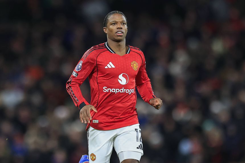 Malacia soma apenas um jogo pela equipa principal dos 'red devils' em 2025/26