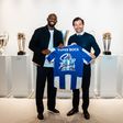 Seko Fofana e o presidente dos dragões, André Villas-Boas - Foto: FC Porto
