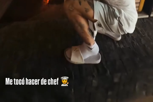 Chef Sergio Ramos cozinha na lareira