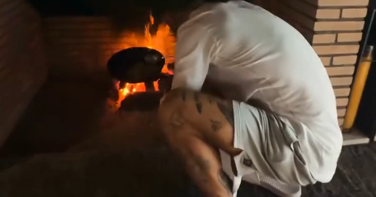 Chef Sergio Ramos cozinha na lareira | A Bola