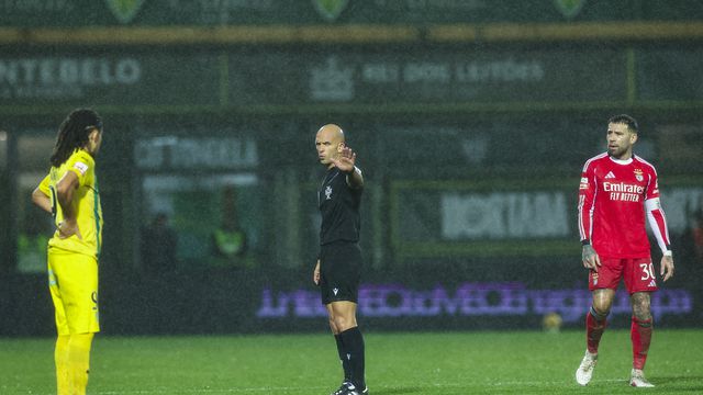 Luís Godinho apitou o jogo no Estádio João Cardoso