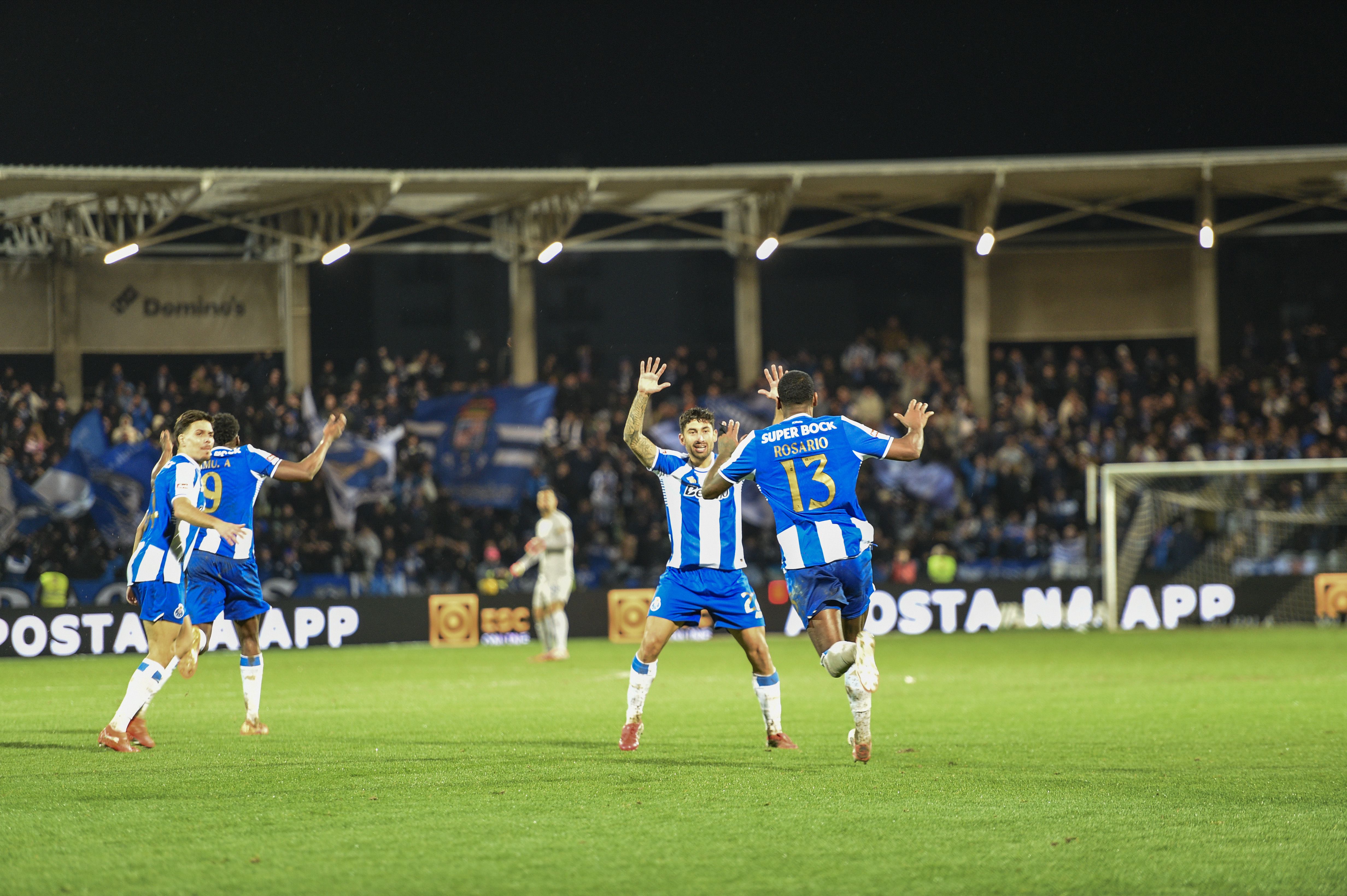 Pablo Rosário celebra golo marcado ao Casa Pia - Foto: Sérgio Miguel Santos