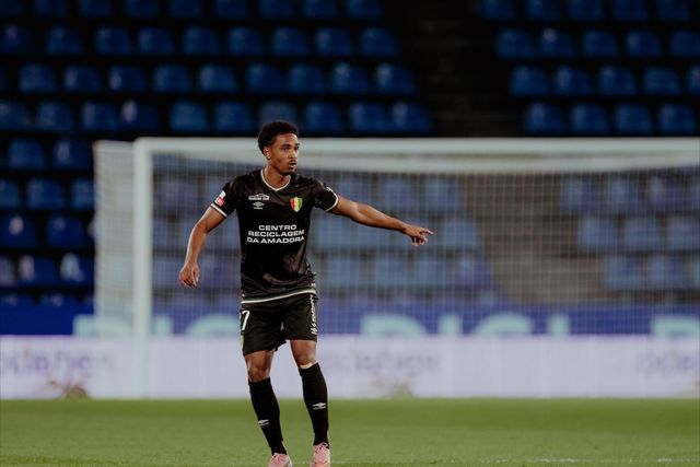 Mercado: Estrela empresta lateral ao 1.º Dezembro