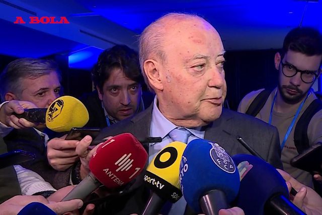 «Academia? Já andam lá os tratores a destruir aquilo»