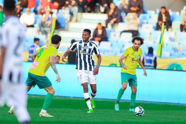 Liga Saudita: Pedro Emanuel e Vítor Pereira anulam-se