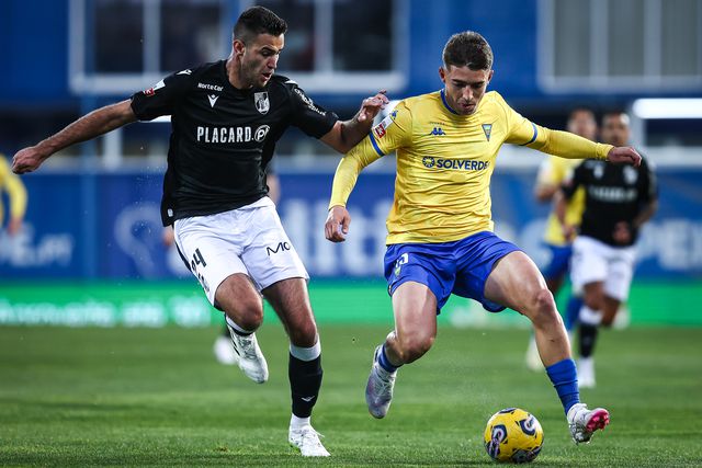 Estoril-V. Guimarães: siga em direto