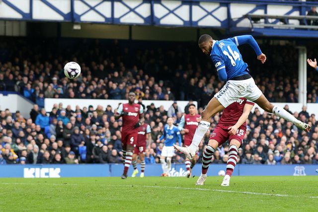 Premier League: Beto marca, Chelsea empata e Tottenham dá a volta