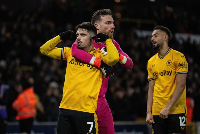 José Sá e Pedro Neto saem lesionados ao intervalo na derrota com o Newcastle