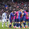 Jogadores do Barcelona a celebrarem o segundo golo do encontro