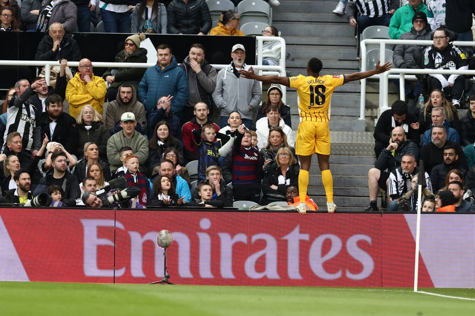 Welbeck resolve no prolongamento e atira o Brighton para os quartos da Taça de Inglaterra
