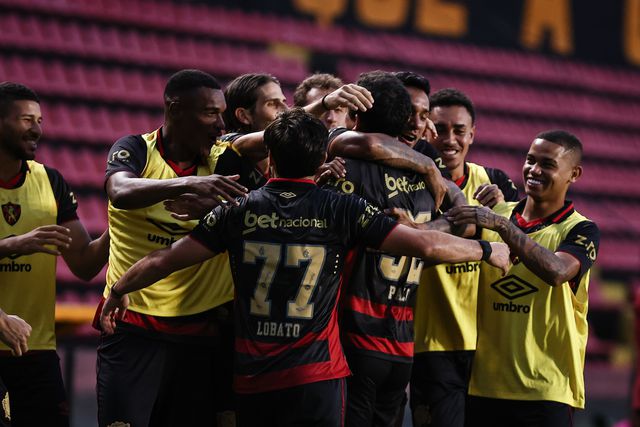 Festejos dos jogadores do Sport Recife frente ao Decisão