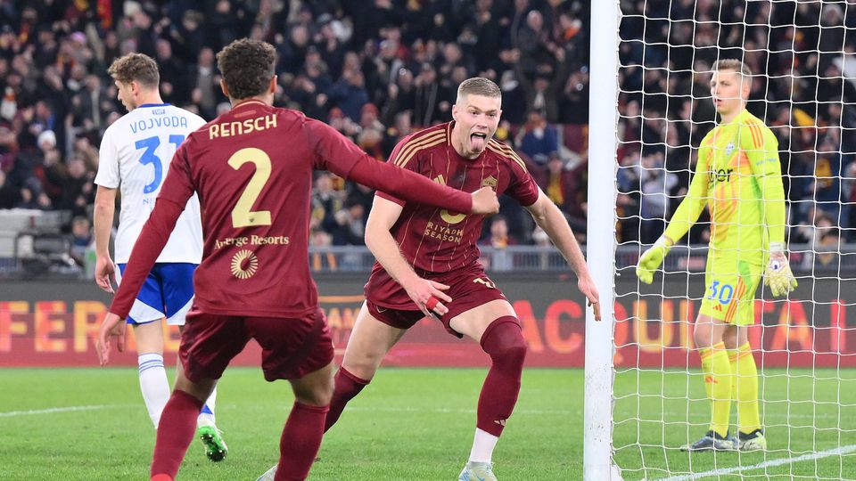 Rensch e Dovbyk festejam golo da Roma