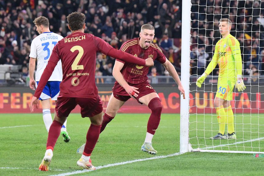 Rensch e Dovbyk festejam golo da Roma