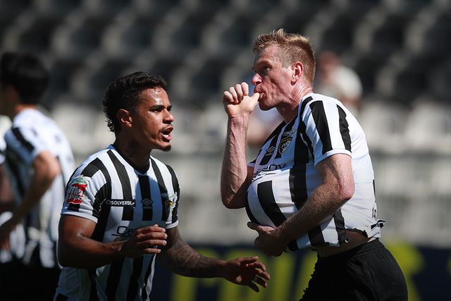 Portimonense dá a volta ao Leixões nos instantes finais