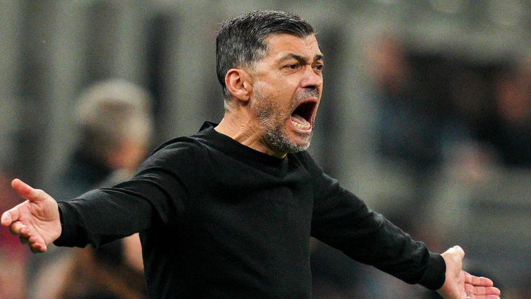 Conceição em apuros: Milan perde com penálti nos descontos