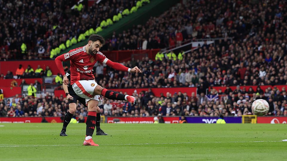 Bruno Fernandes em ação pelo Manchester United em Old Trafford