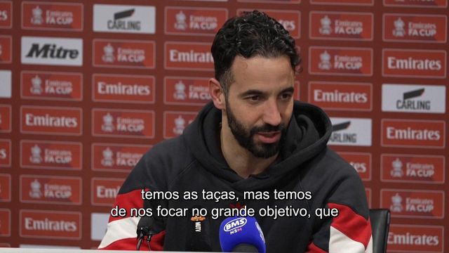 Ruben Amorim responde a Rooney, que o acusou de ser «ingénuo»