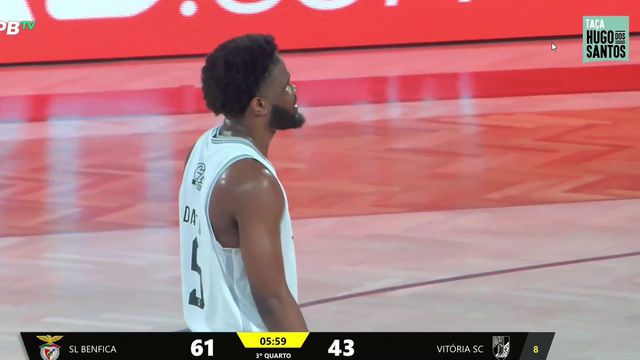 Gesto obsceno dá expulsão no Benfica-V. Guimarães (vídeo)