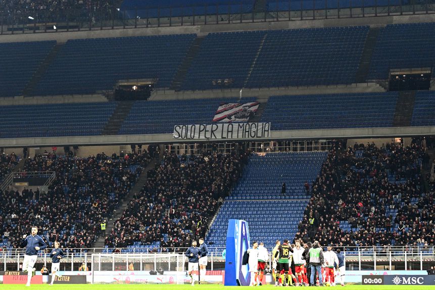 Protesto da claque do Milan