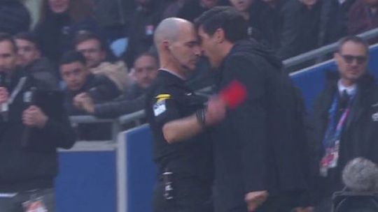 VÍDEO: Paulo Fonseca perde a cabeça e confronta árbitro