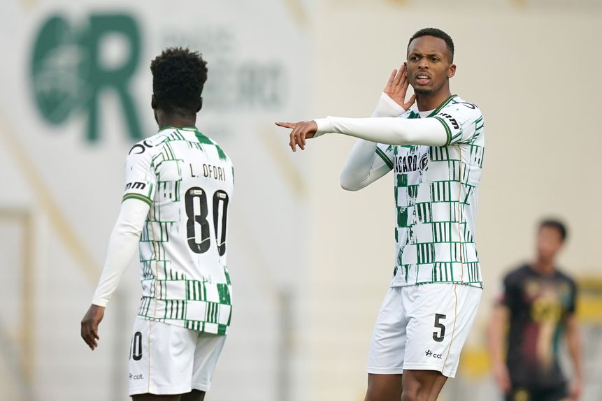 Sidnei Tavares celebrou assim o golo apontado no empate do Moreirense frente ao Estrela da Amadora, na 24.ª jornada da Liga