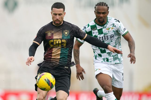 Num jogo de fenómenos raros, até houve golos! (crónica) 