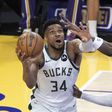 Antetokounmpo regressa esta noite frente aos Celtics... sem Neemias