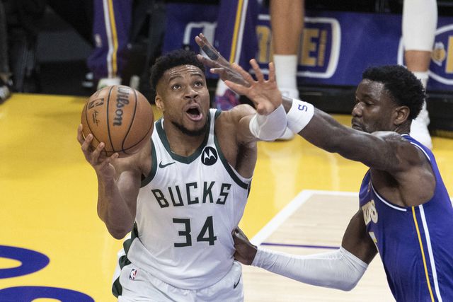 Antetokounmpo regressa esta noite frente aos Celtics... sem Neemias